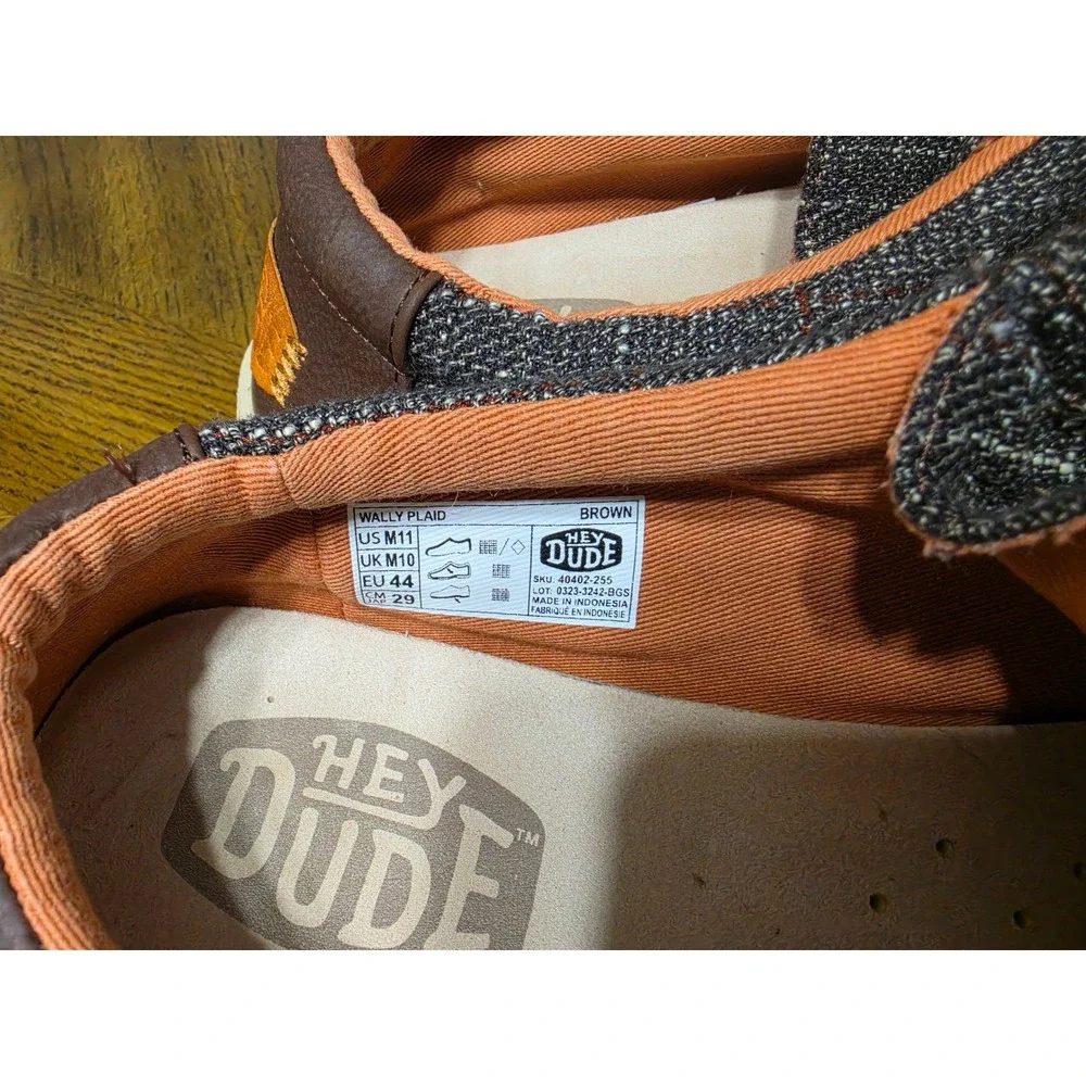 Hey Dude Wally Plaid Brown Orange Mens Slip On Loafers 40402-255 Size 11